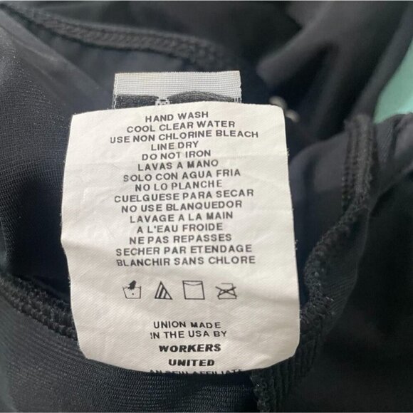 Miraclesuit Size 16  Black One Piece Swimsuit Slimming Flattering Plus Size - Picture 10 of 10